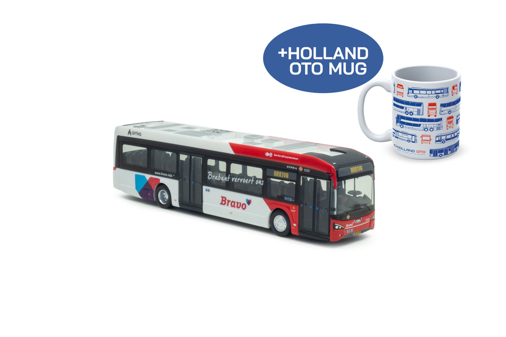 Vooraanzicht VDL Citea LF-122 miniatuurbus in Bravo promo uitvoering, nu met Holland Oto koffiemok