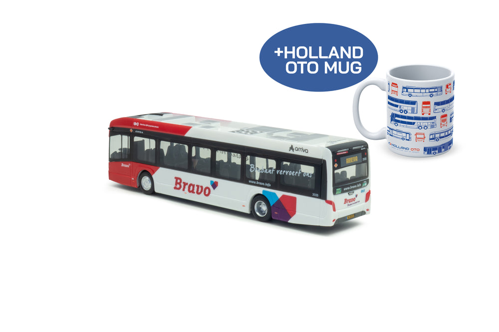 Achteraanzicht VDL Citea LF-122 miniatuurbus in Bravo promo uitvoering, nu met Holland Oto koffiemok