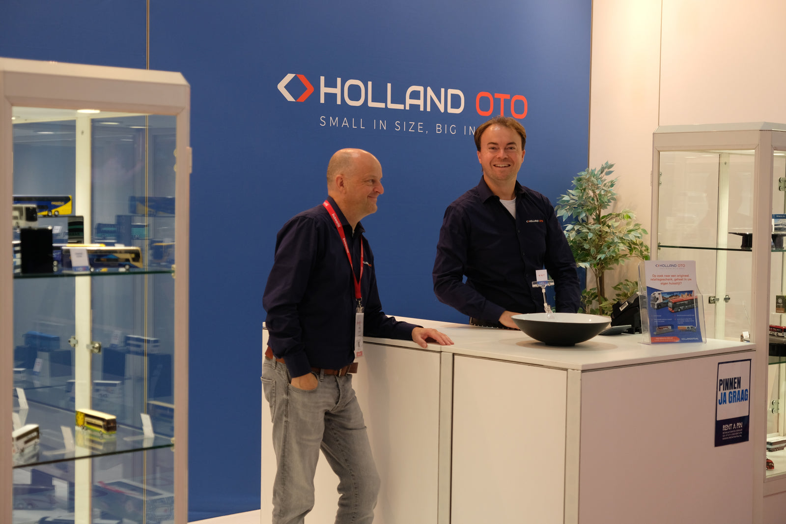 foto impressie van busworld 2023 stand van Holland Oto